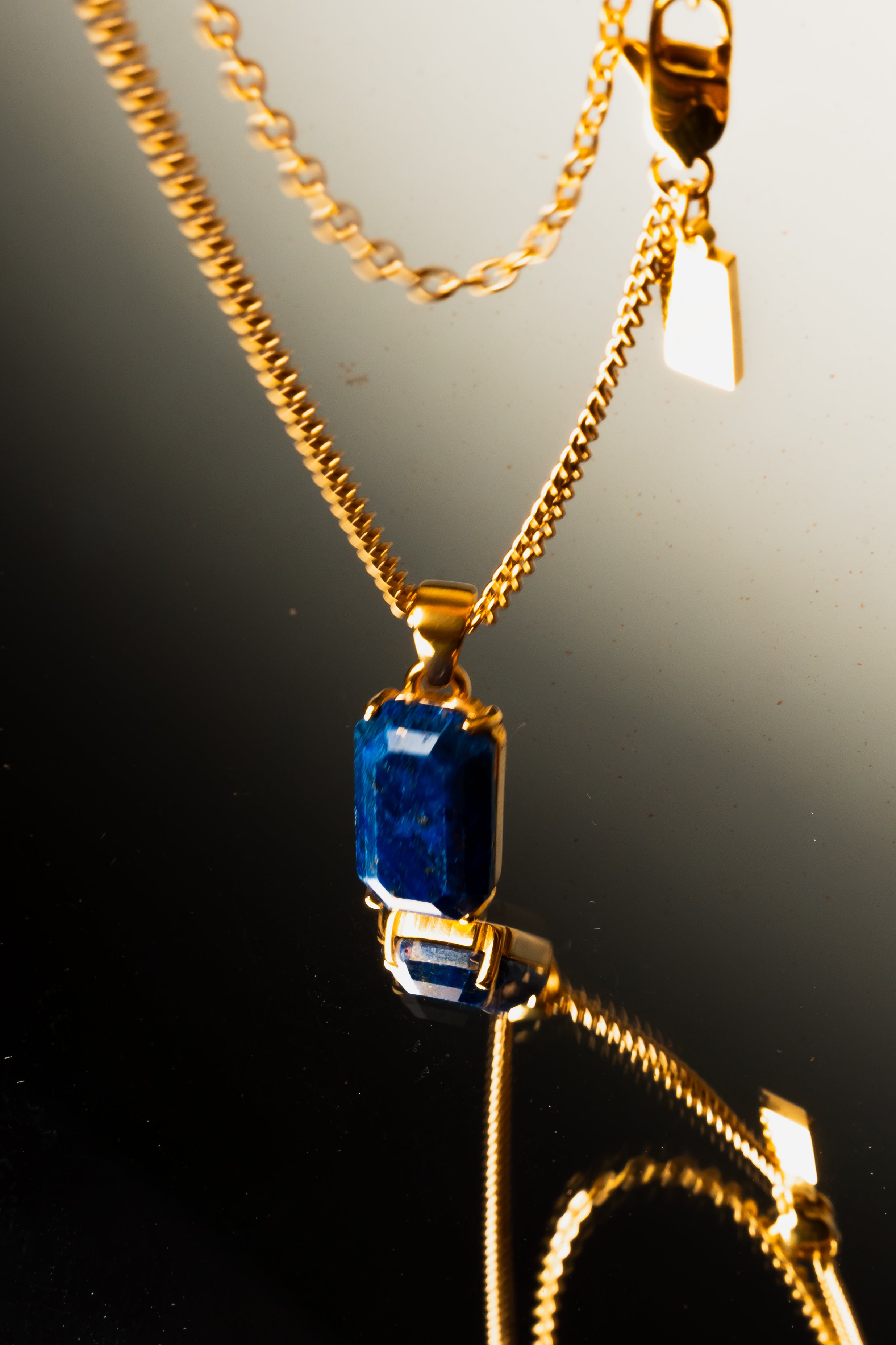 Lapis lazuli Pendant - Gold