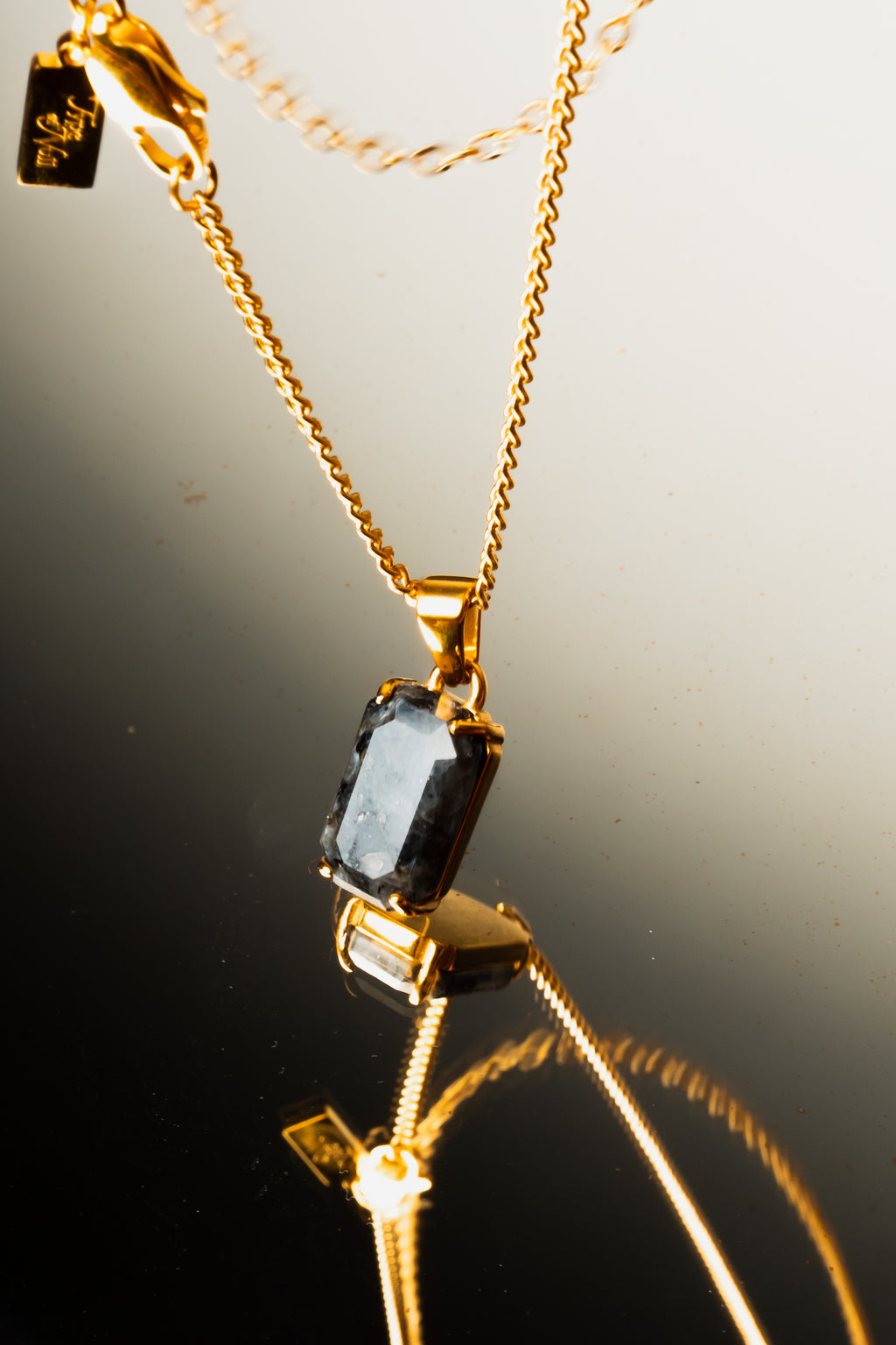 Spectrolite Pendant - Gold